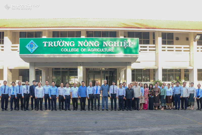Can Tho University welcomed the high-ranking delegation from Vientiane, Laos