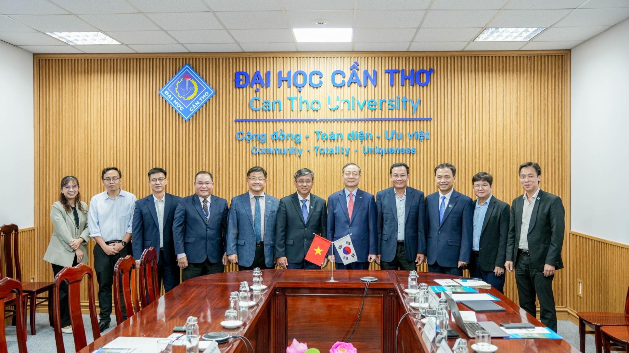 Can Tho University Signs Memorandum of Understanding with University of…